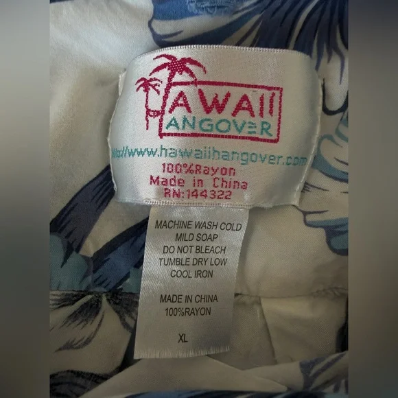 Men's Blue Hawaiian Floral Casual Button Down Shirt - Picture 3 of 4